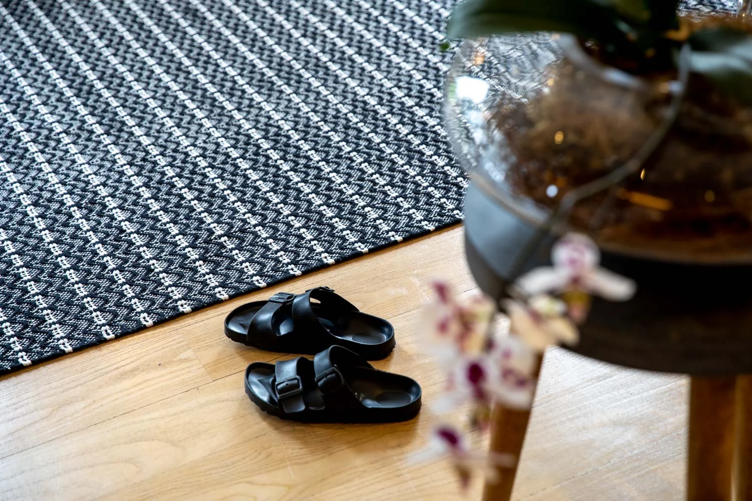 Dune Cotton Rug - Black gallery image